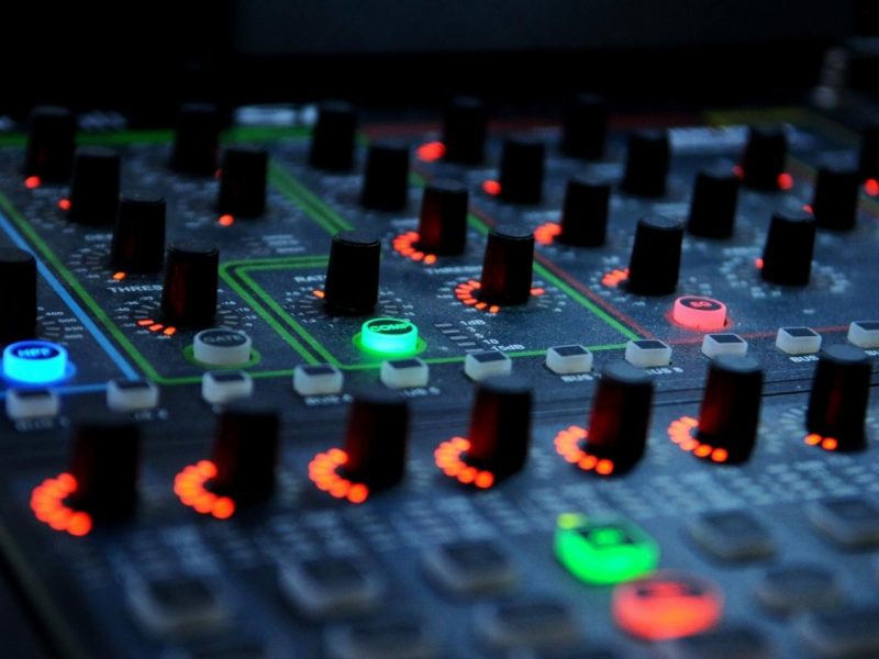 v2-c7fd5d761e042797a47c07a38df3e54a_1440w 模拟调音台的功能和部分专业名词解释