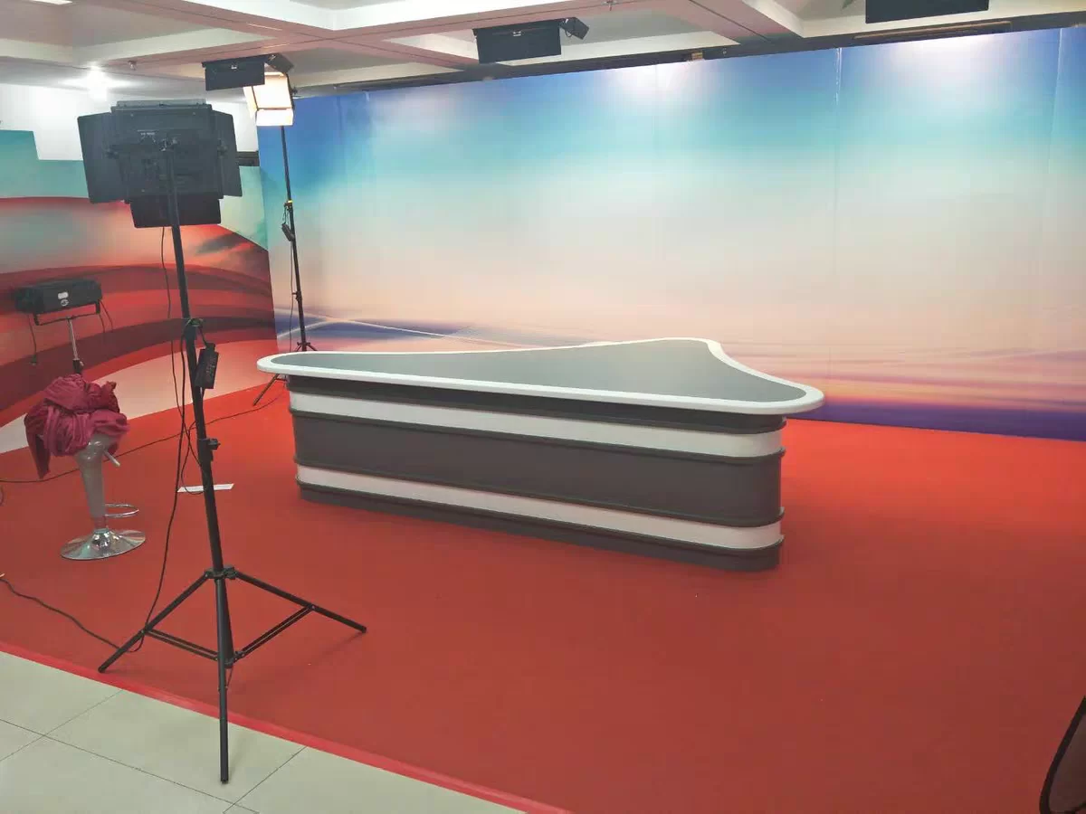 UNCUCO Triangle Style Broadcasting TV Studio Table Anchor Station Host Live News Interview Table