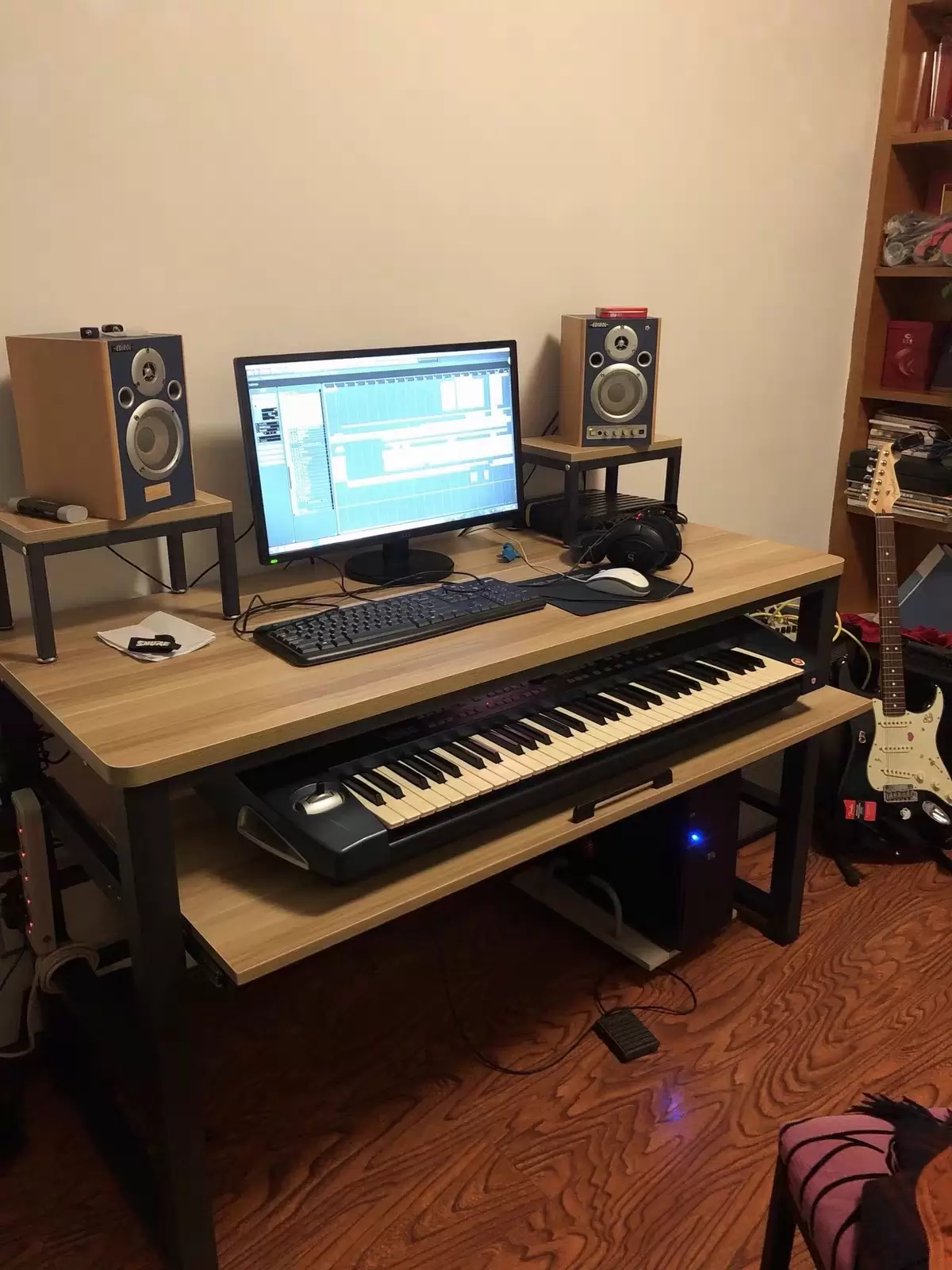 electric piano desk