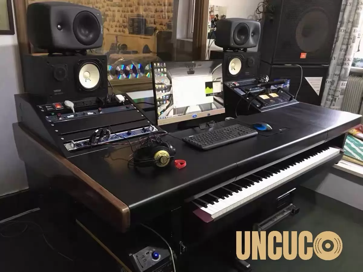UNCUCO Studio Console Desk