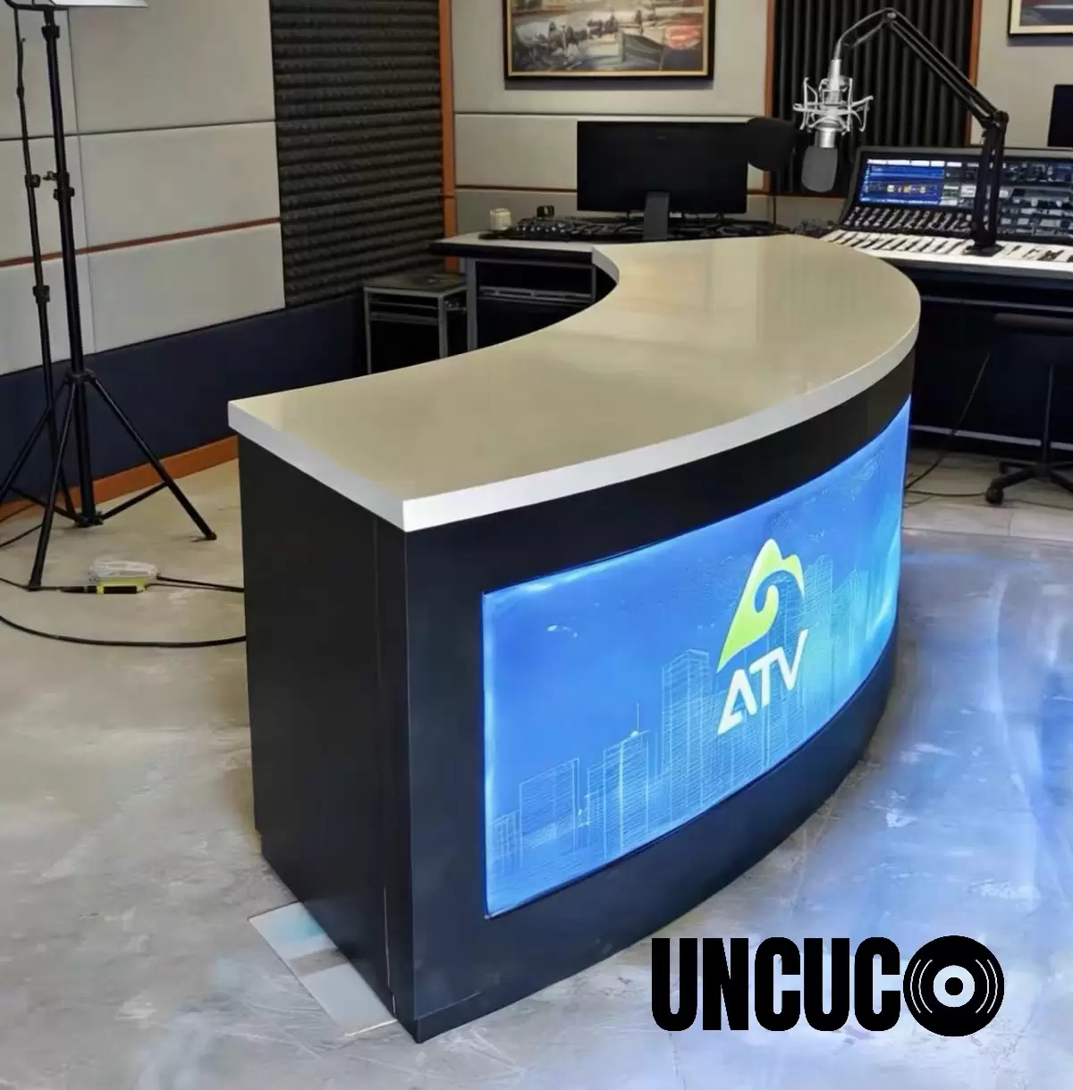 UNCUCO P-03 Custom Podcast Table with Illuminated Front Branding