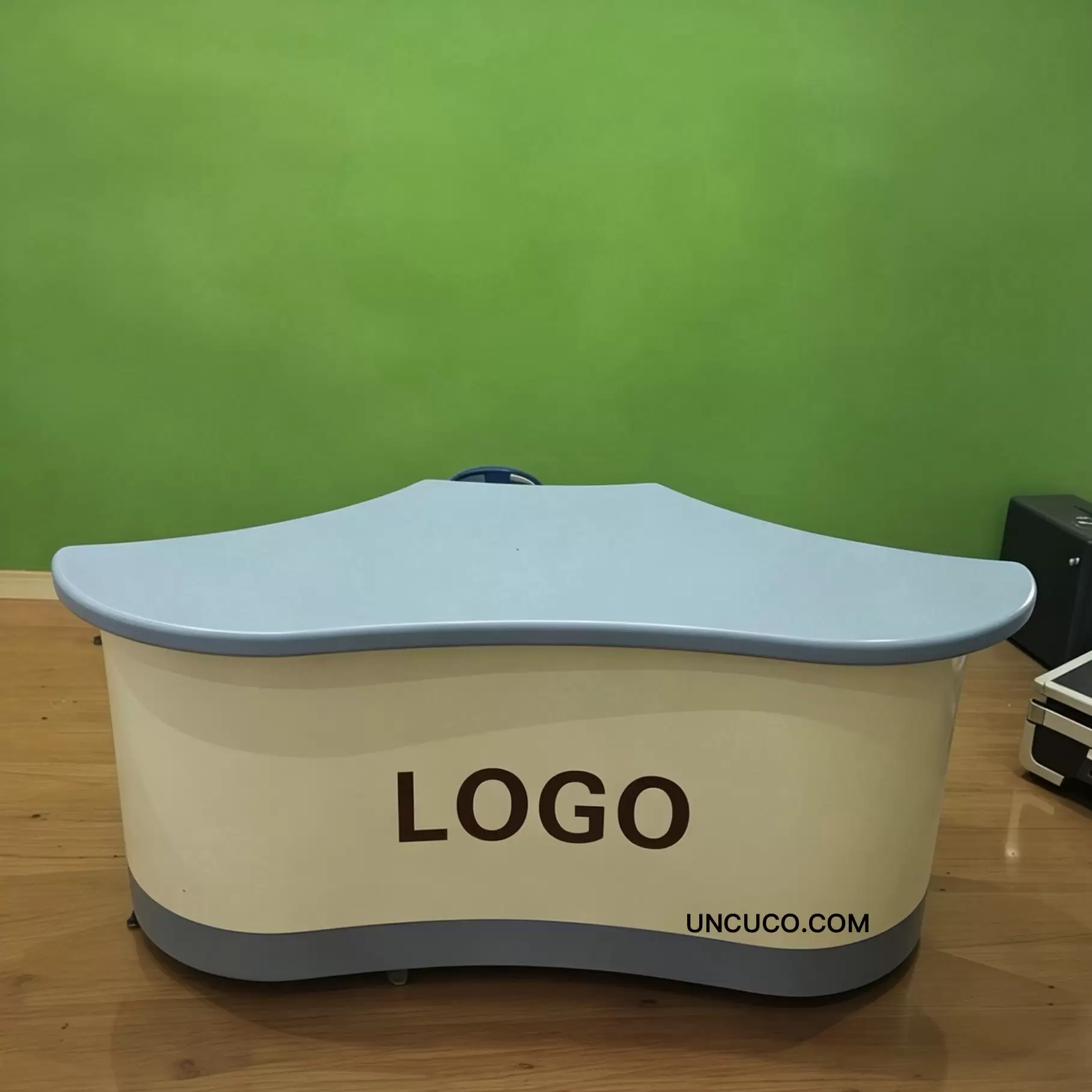 Portable News Desk